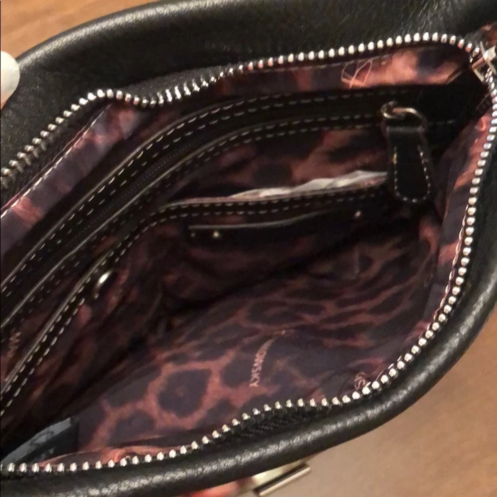 B Makowsky Pocketbook